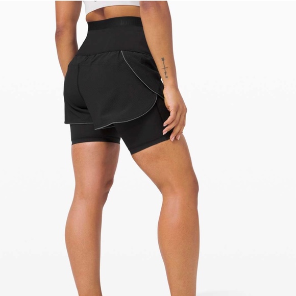 Lululemon Fast and Free 2-in-1 Run Shorts Elite Black size 8 - Picture 2 of 6
